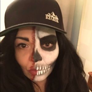 Meet your Posher, Adrianna